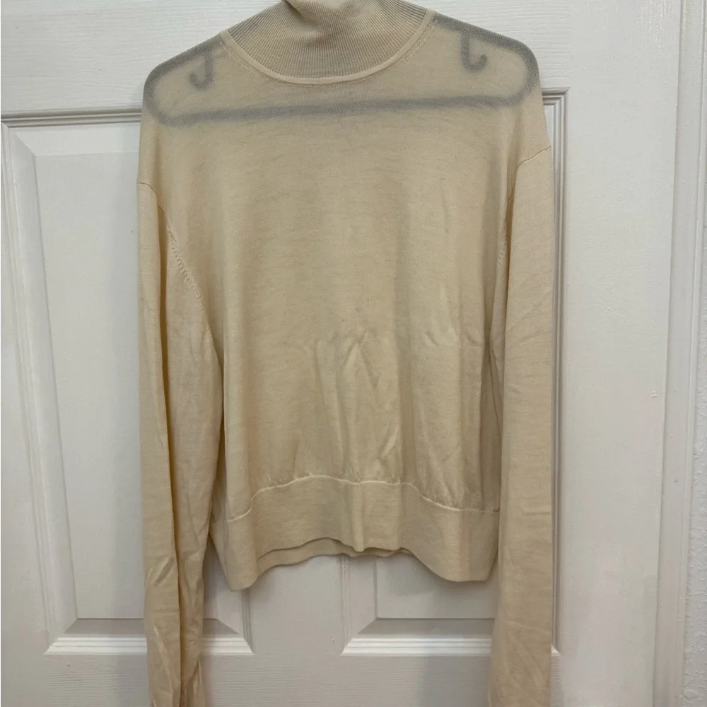 Elegant Women's Sweater Collection - Black, Cream, Pink - Picture 5 of 14